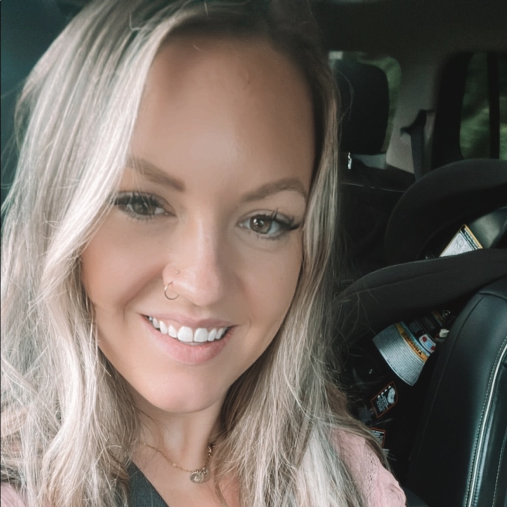 Meet your Posher, Elizabeth